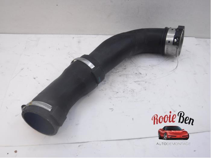 Gebruikte Intercooler Buis Porsche 911 (991) 3.8 24V Turbo S Prijs € 50,00 Margeregeling aangeboden door Rooie Ben autodemontage