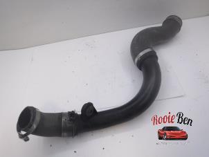 Gebruikte Intercooler Buis Volkswagen Transporter T5 2.0 TDI DRF Prijs € 50,00 Margeregeling aangeboden door Rooie Ben autodemontage