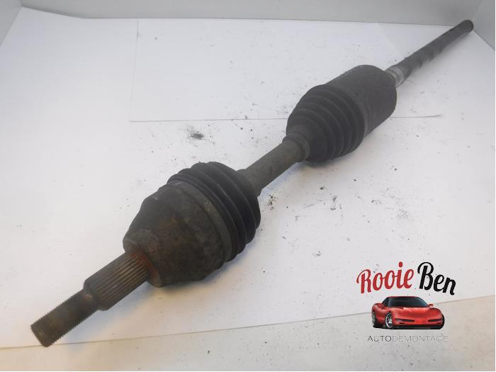 Gebruikte Steekas rechts-voor Dodge Nitro 2.8 CRD 16V 4x4 Prijs € 100,00 Margeregeling aangeboden door Rooie Ben autodemontage