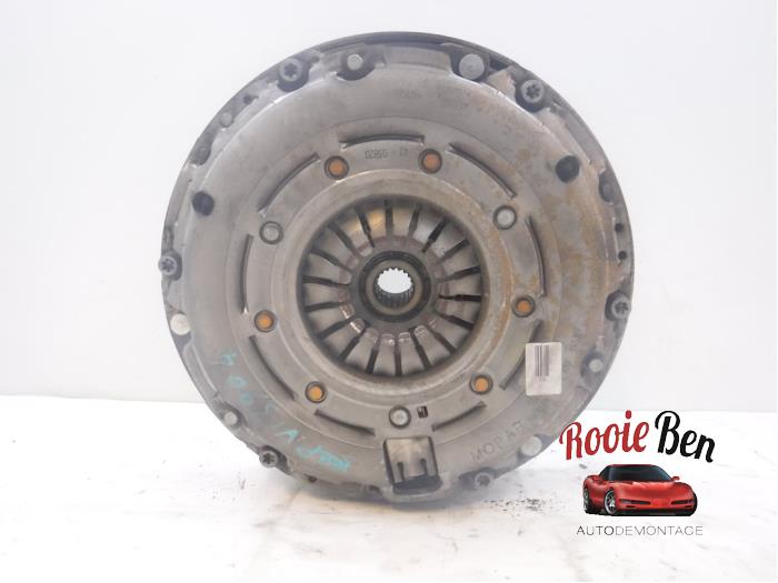 Gebruikte Dubbele massa vliegwiel Jeep Renegade (BU) 1.6 Multijet 16V Prijs € 50,00 Margeregeling aangeboden door Rooie Ben autodemontage
