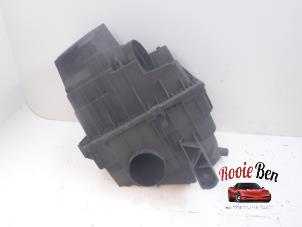 Gebruikte Luchtfilterhuis Volkswagen Transporter T5 2.0 TDI DRF Prijs op aanvraag aangeboden door Rooie Ben autodemontage