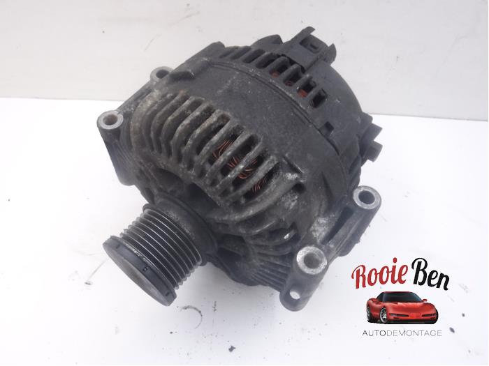 Gebruikte Dynamo Jeep Grand Cherokee (WH/WK) 3.0 CRD V6 24V DPF Prijs € 60,00 Margeregeling aangeboden door Rooie Ben autodemontage