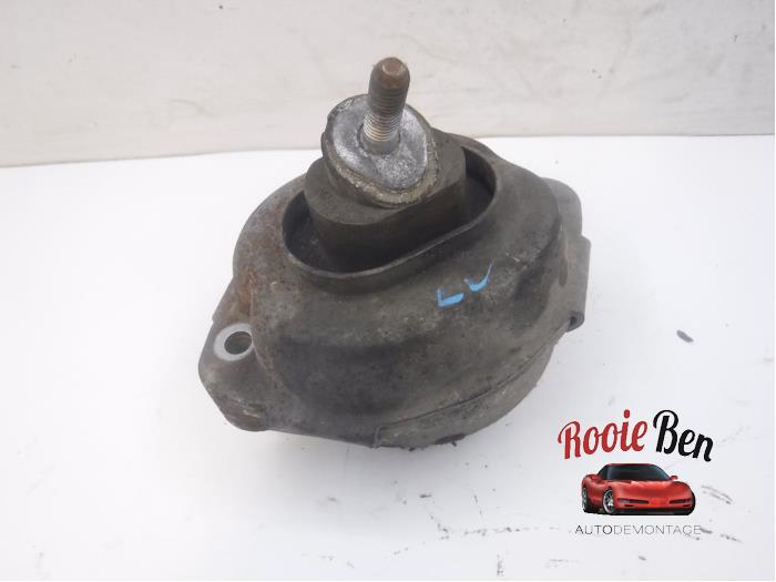 Motorsteun van een BMW X3 (E83) 2.0d 16V 2007