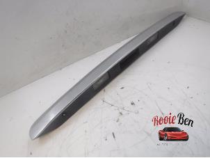 Gebruikte Achterklep Handgreep Mercedes B (W246) 1.6 B-180 BlueEFFICIENCY Turbo 16V Prijs op aanvraag aangeboden door Rooie Ben autodemontage