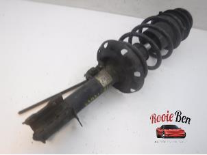 Gebruikte Mac Phersonpoot rechts-voor Opel Corsa C (F08/68) 1.7 DI 16V Prijs € 25,00 Margeregeling aangeboden door Rooie Ben autodemontage