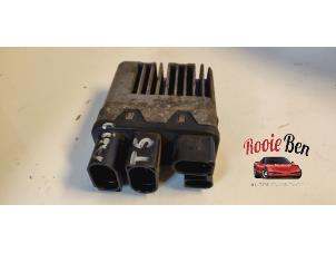 Gebruikte Koelvin relais Volkswagen Transporter T5 2.5 TDi Prijs € 20,00 Margeregeling aangeboden door Rooie Ben autodemontage