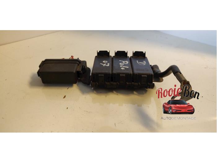 Zekeringkast van een Volkswagen Polo IV (9N1/2/3) 1.4 16V 2007
