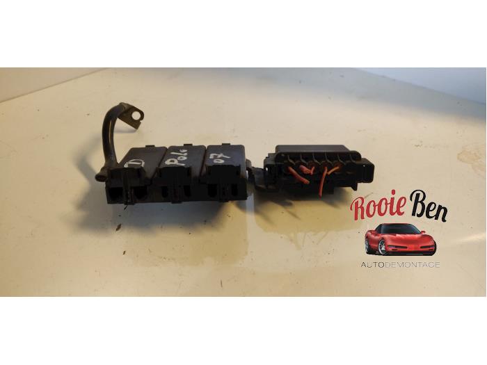 Zekeringkast van een Volkswagen Polo IV (9N1/2/3) 1.4 16V 2007