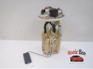 Gebruikte Benzinepomp Peugeot 206 (2A/C/H/J/S) 1.4 XR,XS,XT,Gentry Prijs € 25,00 Margeregeling aangeboden door Rooie Ben autodemontage