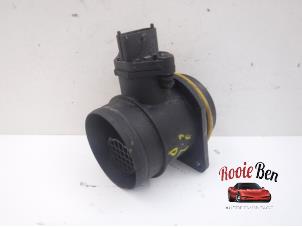 Gebruikte Luchtmassameter Chrysler PT Cruiser 2.2 CRD 16V Prijs € 30,00 Margeregeling aangeboden door Rooie Ben autodemontage