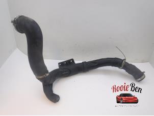 Gebruikte Intercooler Buis Volkswagen Touran (1T3) 2.0 TDI 16V 140 Prijs € 50,00 Margeregeling aangeboden door Rooie Ben autodemontage