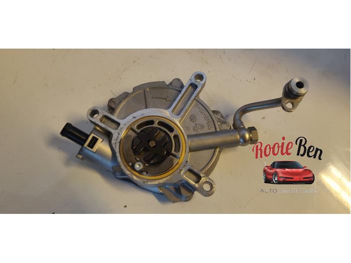 Gebruikte Vacuumpomp (Benzine) Audi RS7 Sportback (4GA/4GF) 4.0 V8 TFSI 32V Prijs € 25,00 Margeregeling aangeboden door Rooie Ben autodemontage