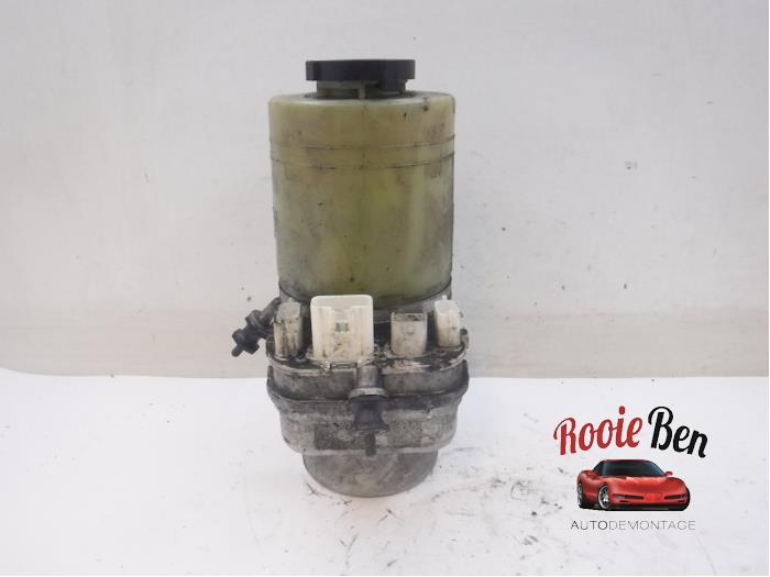 Gebruikte Pomp Servo Opel Signum (F48) 3.0 CDTI V6 24V Prijs € 25,00 Margeregeling aangeboden door Rooie Ben autodemontage