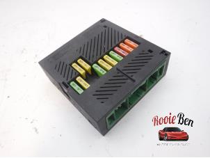 Gebruikte Zekeringkast BMW 6 serie (E64) 650 i 4.8 V8 32V Prijs op aanvraag aangeboden door Rooie Ben autodemontage