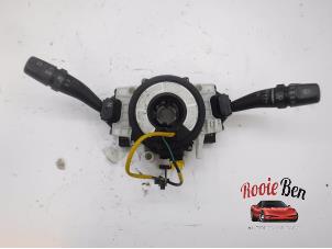 Gebruikte Licht + Raw Schakelaar Hyundai Trajet 2.0 CRDi 16V Prijs € 15,00 Margeregeling aangeboden door Rooie Ben autodemontage