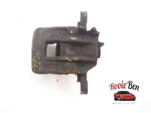 Gebruikte Remklauw (Tang) links-achter Hyundai Trajet 2.0 CRDi 16V Prijs € 20,00 Margeregeling aangeboden door Rooie Ben autodemontage