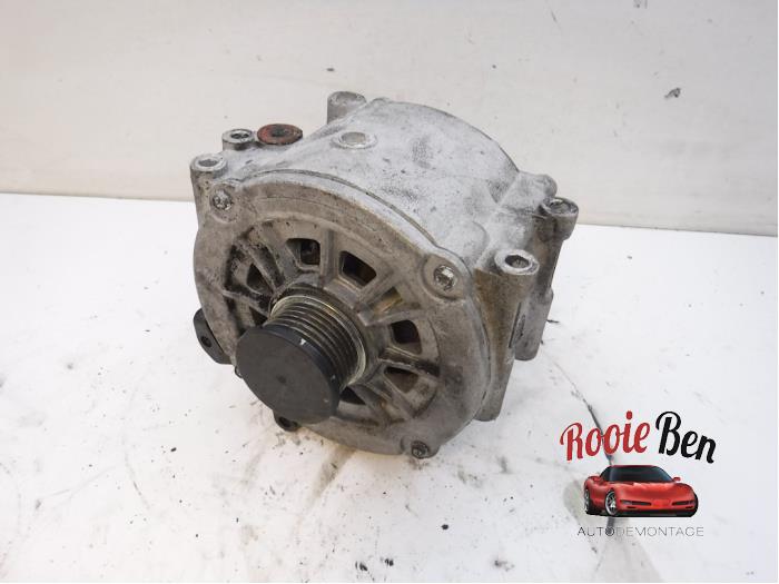 Gebruikte Dynamo Mercedes ML I (163) 270 2.7 CDI 20V Prijs € 100,00 Margeregeling aangeboden door Rooie Ben autodemontage