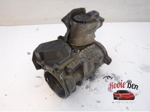 Gebruikte Gasklephuis Volkswagen Golf V (1K1) 1.9 TDI Prijs € 60,00 Margeregeling aangeboden door Rooie Ben autodemontage