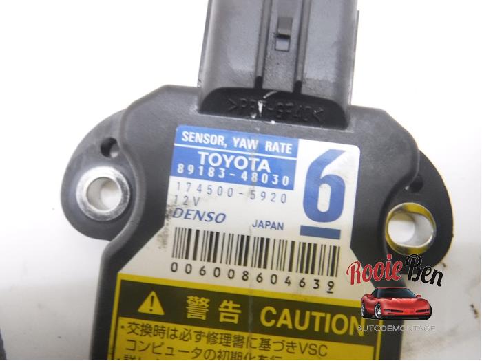 Gier sensor van een Toyota Prius (ZVW3) 1.8 16V 2010