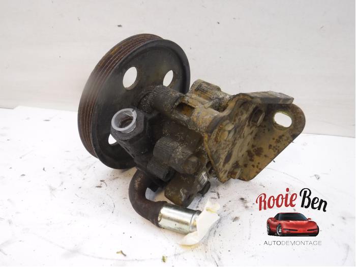 Gebruikte Servopomp Chrysler Voyager/Grand Voyager (RG/RS) 2.8 CRD 16V Autom. Prijs € 40,00 Margeregeling aangeboden door Rooie Ben autodemontage