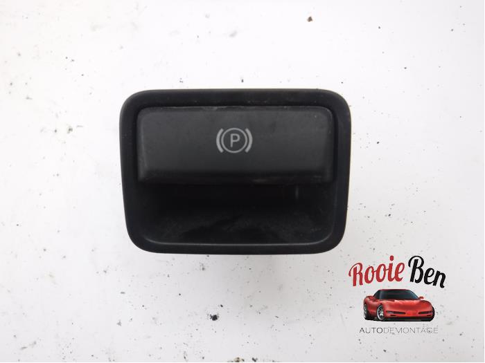 Gebruikte Handrem schakelaar Mercedes A (W176) 2.2 A-220 CDI 16V 4-Matic Prijs € 15,00 Margeregeling aangeboden door Rooie Ben autodemontage