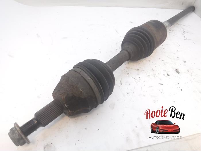 Gebruikte Steekas rechts-voor Dodge Nitro 2.8 CRD 16V 4x4 Prijs € 100,00 Margeregeling aangeboden door Rooie Ben autodemontage