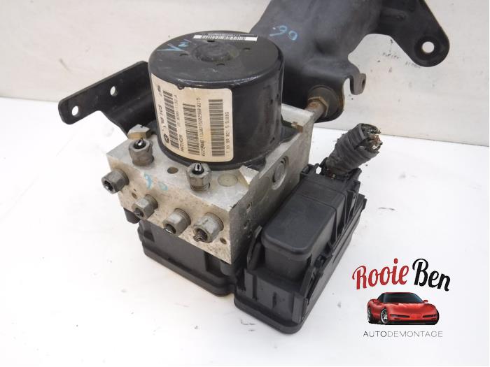 Gebruikte ABS Pomp Chrysler Voyager/Grand Voyager (RG/RS) 2.8 CRD 16V Autom. Prijs € 60,00 Margeregeling aangeboden door Rooie Ben autodemontage
