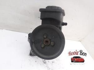 Gebruikte Pomp Servo BMW 3 serie (E46/4) 320d 16V Prijs € 40,00 Margeregeling aangeboden door Rooie Ben autodemontage