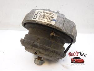 Gebruikte Motorrubber Mercedes Vito (639.6) 2.2 109 CDI 16V Prijs € 20,00 Margeregeling aangeboden door Rooie Ben autodemontage