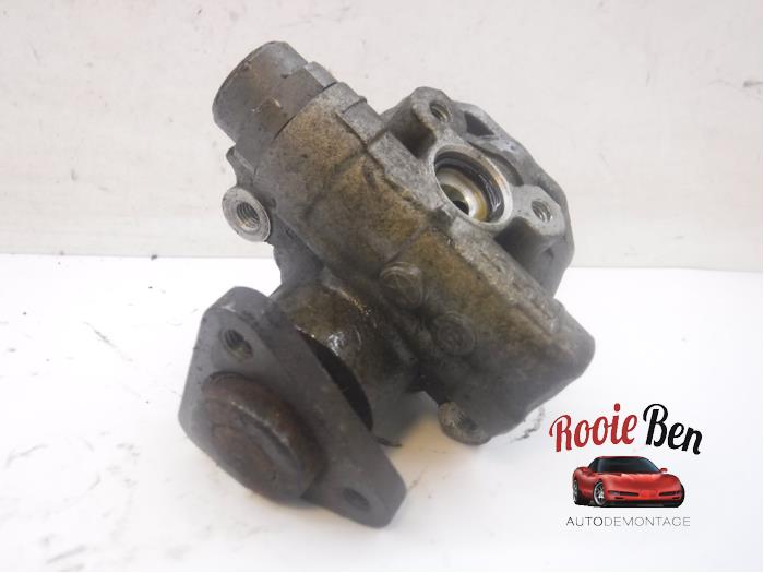 Gebruikte Servopomp Volkswagen Passat Variant (3B6) 2.0 Prijs € 25,00 Margeregeling aangeboden door Rooie Ben autodemontage