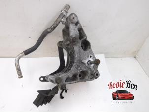 Gebruikte Dynamosteun onder Chevrolet Suburban 5.7 V8 4x4 Prijs op aanvraag aangeboden door Rooie Ben autodemontage