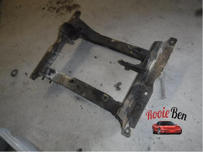 Gebruikte Subframe Jeep Cherokee/Liberty (KJ) 3.7 V6 24V Prijs € 100,00 Margeregeling aangeboden door Rooie Ben autodemontage