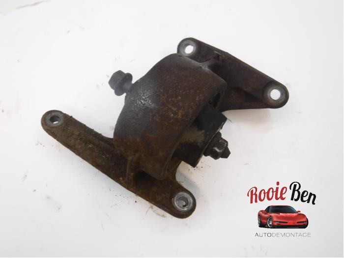 Gebruikte Motorrubber Jeep Cherokee/Liberty (KJ) 3.7 V6 24V Prijs € 25,00 Margeregeling aangeboden door Rooie Ben autodemontage