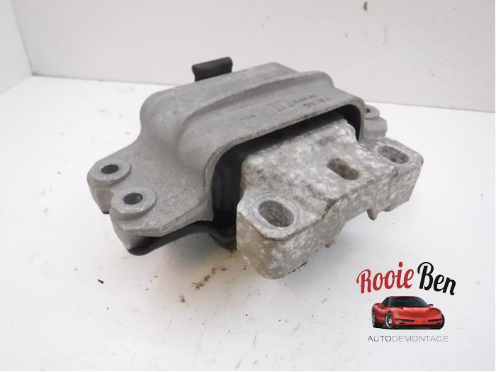 Gebruikte Motorrubber Volkswagen Touran (1T1/T2) 1.9 TDI 105 Euro 3 Prijs € 20,00 Margeregeling aangeboden door Rooie Ben autodemontage