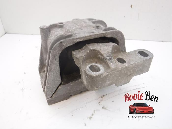 Gebruikte Motorrubber Volkswagen Touran (1T1/T2) 1.9 TDI 105 Euro 3 Prijs € 20,00 Margeregeling aangeboden door Rooie Ben autodemontage