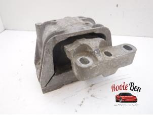 Gebruikte Motorsteun Volkswagen Touran (1T1/T2) 1.9 TDI 105 Euro 3 Prijs € 20,00 Margeregeling aangeboden door Rooie Ben autodemontage