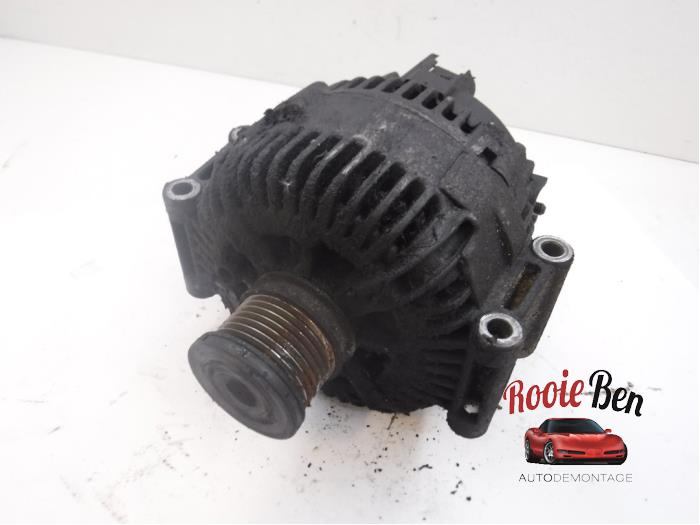 Dynamo van een Jeep Commander (XK) 3.0 CRD 2007