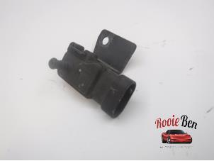 Gebruikte Map Sensor (inlaatspruitstuk) Chevrolet Alero 2.4 16V SA,SB,SC Prijs op aanvraag aangeboden door Rooie Ben autodemontage