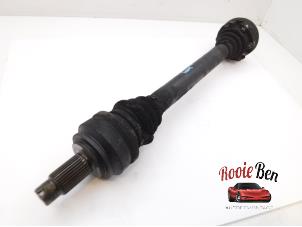 Gebruikte Aandrijfas links-achter BMW 3 serie (E90) 330i 24V Prijs € 40,00 Margeregeling aangeboden door Rooie Ben autodemontage