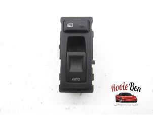 Gebruikte Schakelaar Elektrisch Raam Chrysler 300 C 2.7 V6 24V Prijs € 20,00 Margeregeling aangeboden door Rooie Ben autodemontage