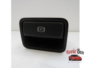 Gebruikte Schakelaar handrem Mercedes A (W176) 2.2 A-220 d 16V Prijs op aanvraag aangeboden door Rooie Ben autodemontage