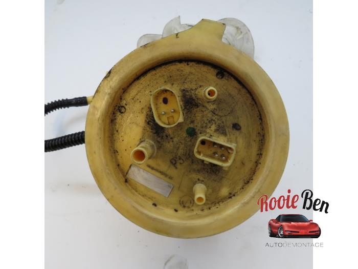 Benzinepomp van een BMW 5 serie (F10) 535d 24V 2011