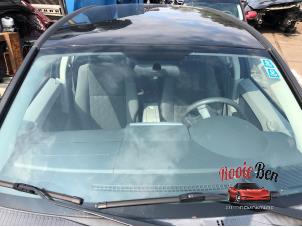 Gebruikte Voorruit Dodge Caliber 1.8 16V Prijs op aanvraag aangeboden door Rooie Ben autodemontage