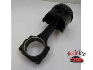 Gebruikte Zuiger Jeep Wrangler (YJ) 4.2 Laredo 2BBL. Prijs op aanvraag aangeboden door Rooie Ben autodemontage