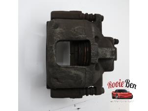 Gebruikte Remklauw (Tang) links-voor Dodge Nitro 2.8 CRD 16V 4x4 Prijs € 50,00 Margeregeling aangeboden door Rooie Ben autodemontage