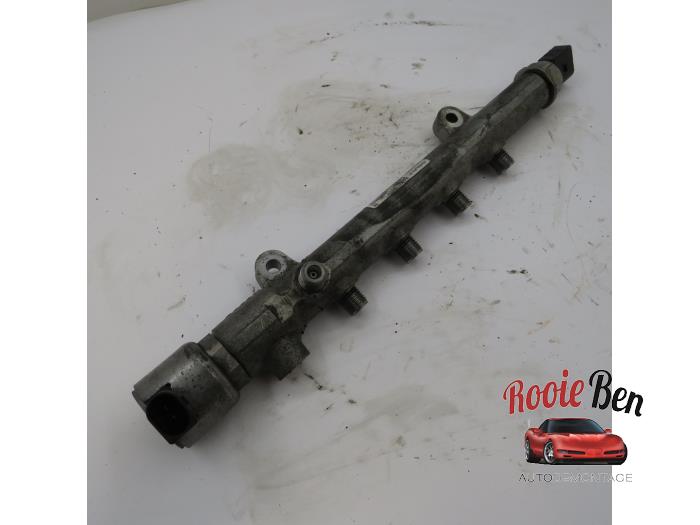 Gebruikte Injector brug Jeep Patriot (MK74) 2.2 CRD 16V 4x4 Prijs € 40,00 Margeregeling aangeboden door Rooie Ben autodemontage
