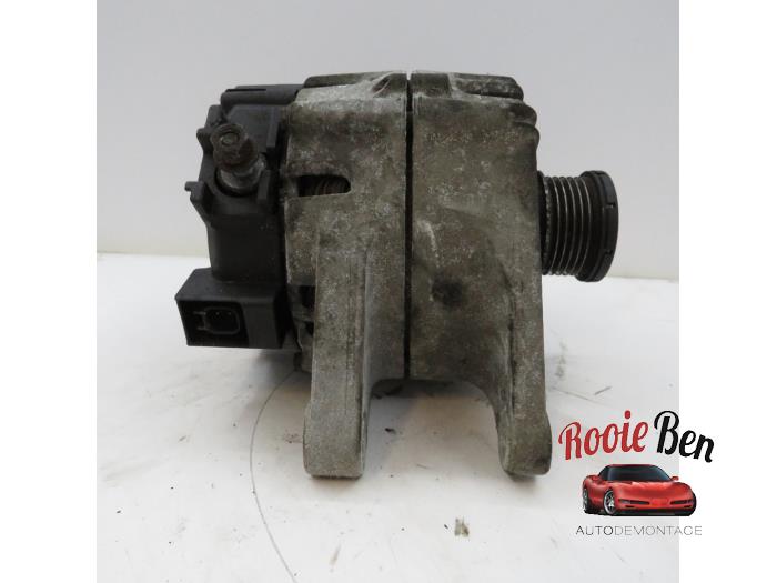 Dynamo van een Jeep Patriot (MK74) 2.2 CRD 16V 4x4 2012