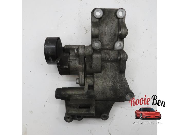 Gebruikte Dynamosteun onder Chrysler Sebring II (JS) 2.0 16V Prijs op aanvraag aangeboden door Rooie Ben autodemontage