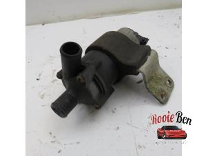 Gebruikte Extra waterpomp Chrysler Crossfire 3.2 V6 18V Prijs € 25,00 Margeregeling aangeboden door Rooie Ben autodemontage