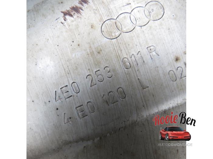 Uitlaat Einddemper van een Audi A8 (D3) 3.0 TDI V6 24V Quattro 2006